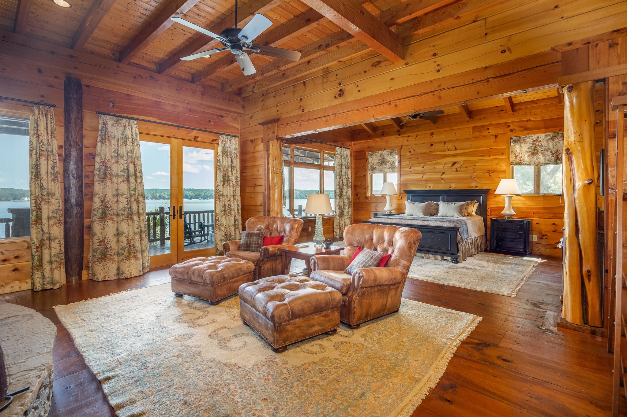 Master bedroom suite at Rock Bridge Lodge