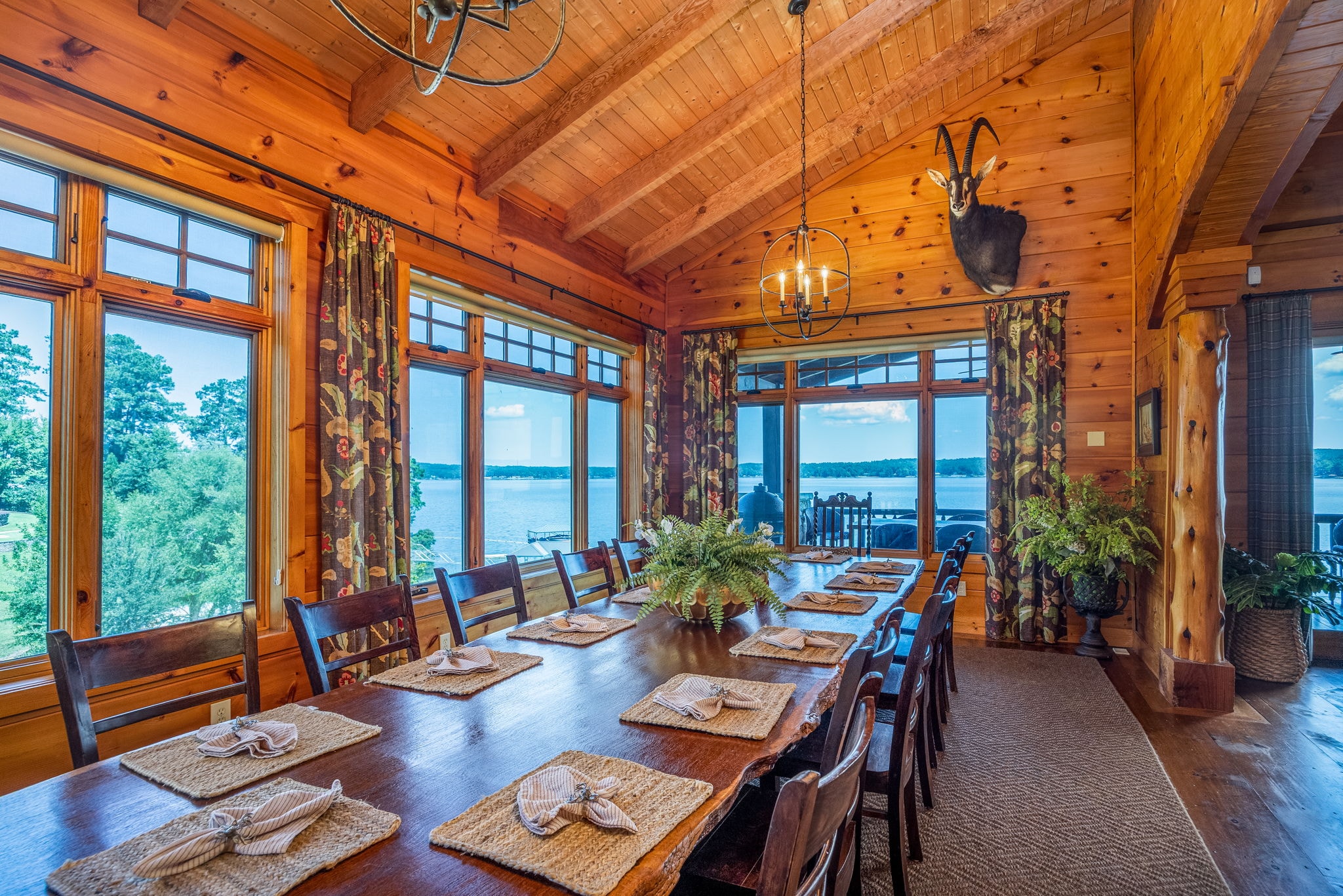 Great room and kitchen at Rock Bridge Lodge